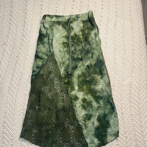 Green Tie-Dye Skirt with Lace Detail